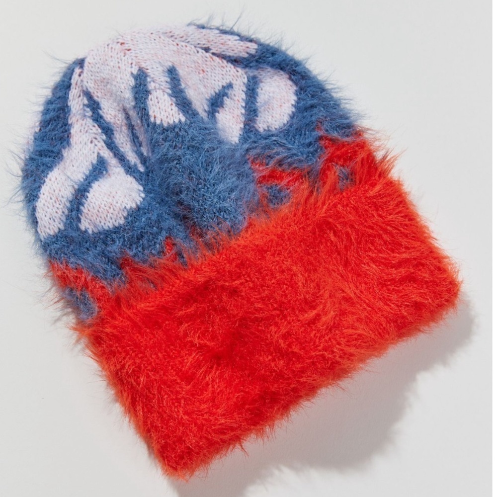 New with tags Urban Outfitters Beanie